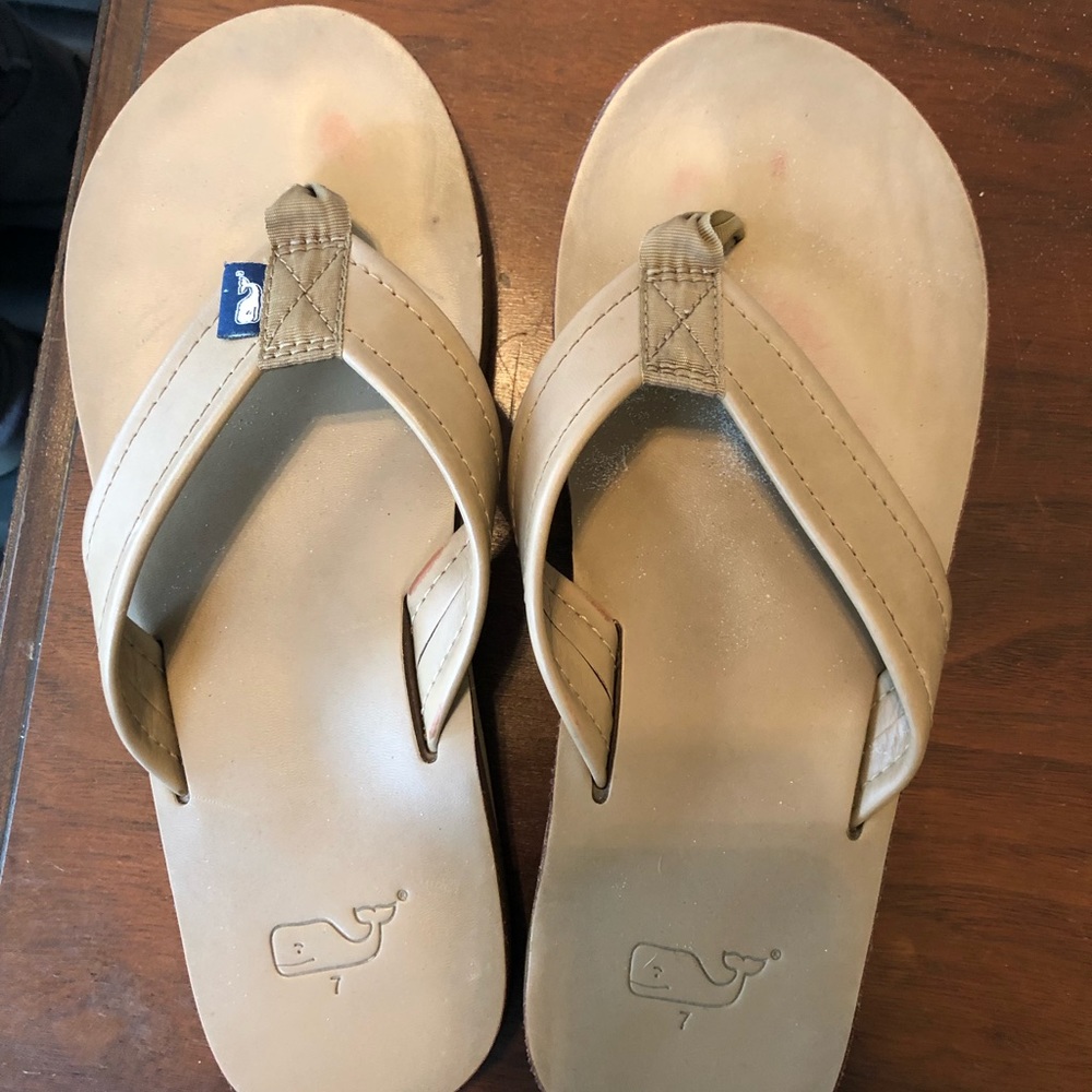 Vineyard vines flip flops size 7